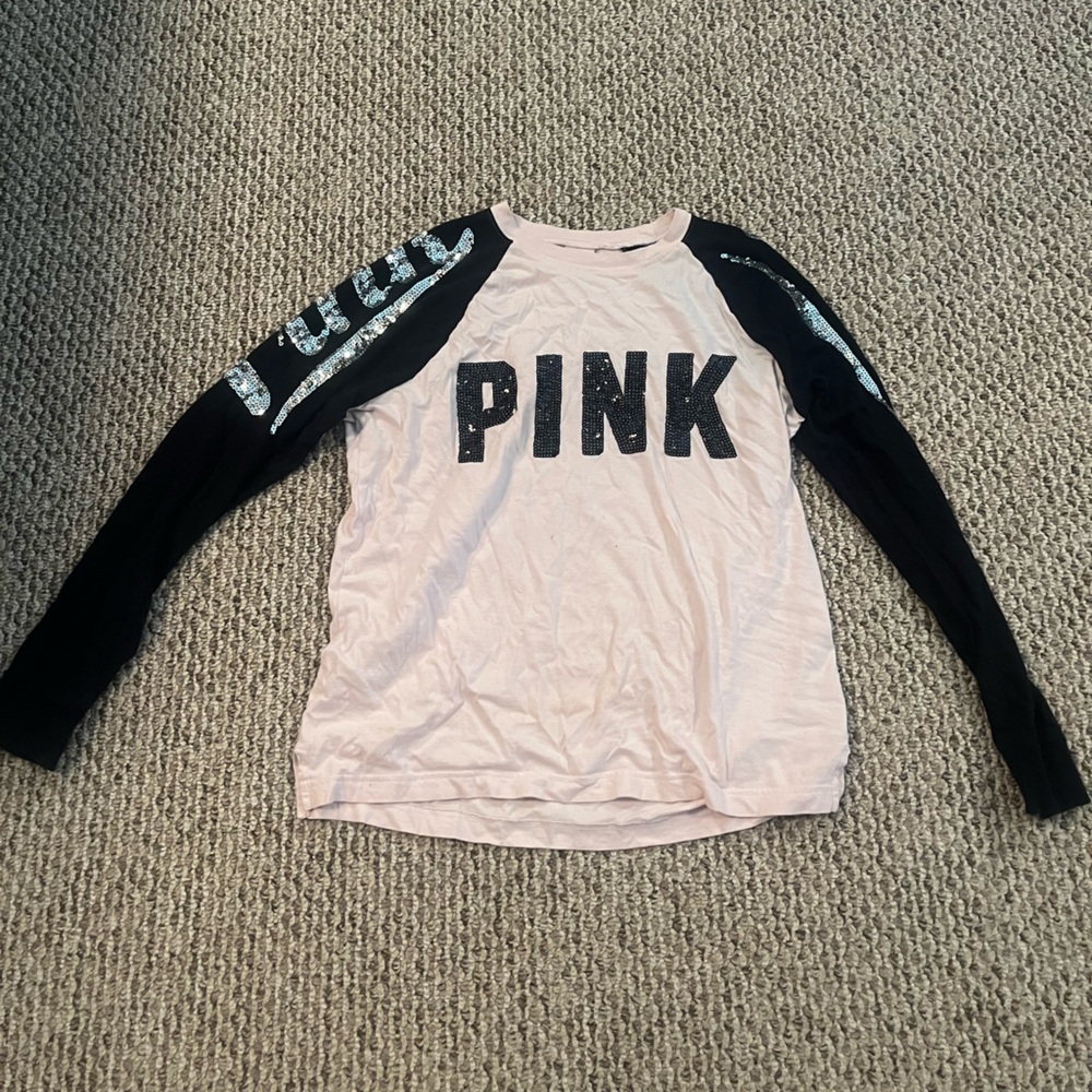 PINK long sleeve. Sequin.